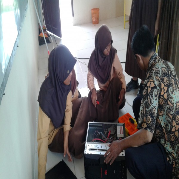 PRAKTIKUM PERAKITAN KOMPUTER
