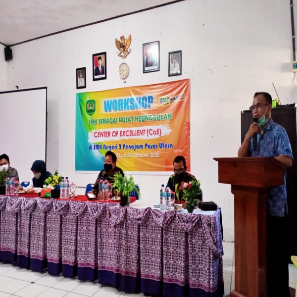 WORKSHOP SMK SEBAGAI PUSAT KEUNGGULAN (Center of Excellent) di SMK Negeri 2 Penajam Paser Utara