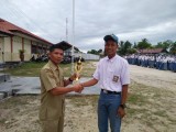 PENYERAHAN PIALA JUARA 2 LOMBA VOLLY SE KABUPATEN PENAJAM PASER UTARA